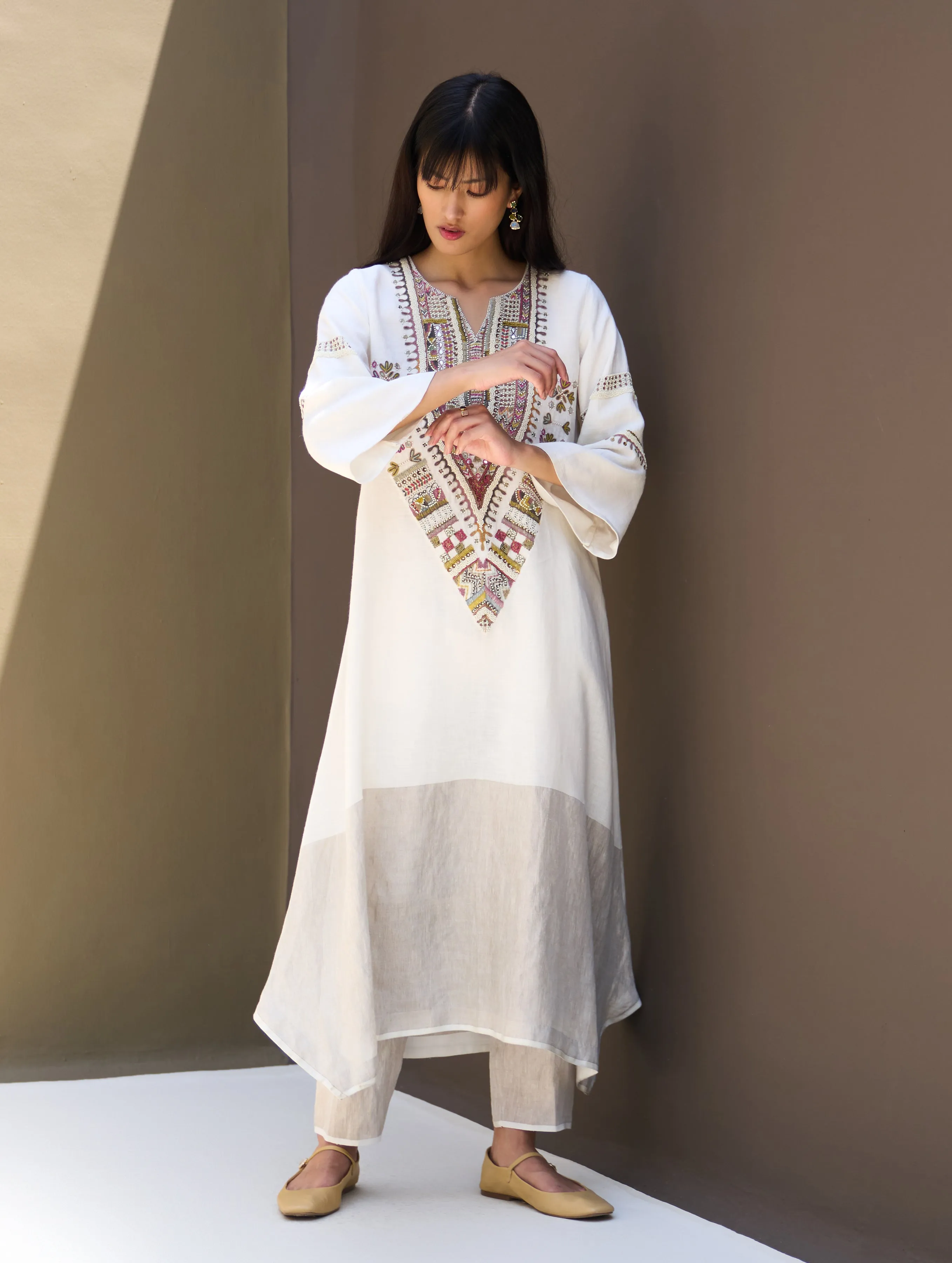 Afra Hand-Embroidered Kurta - Ivory