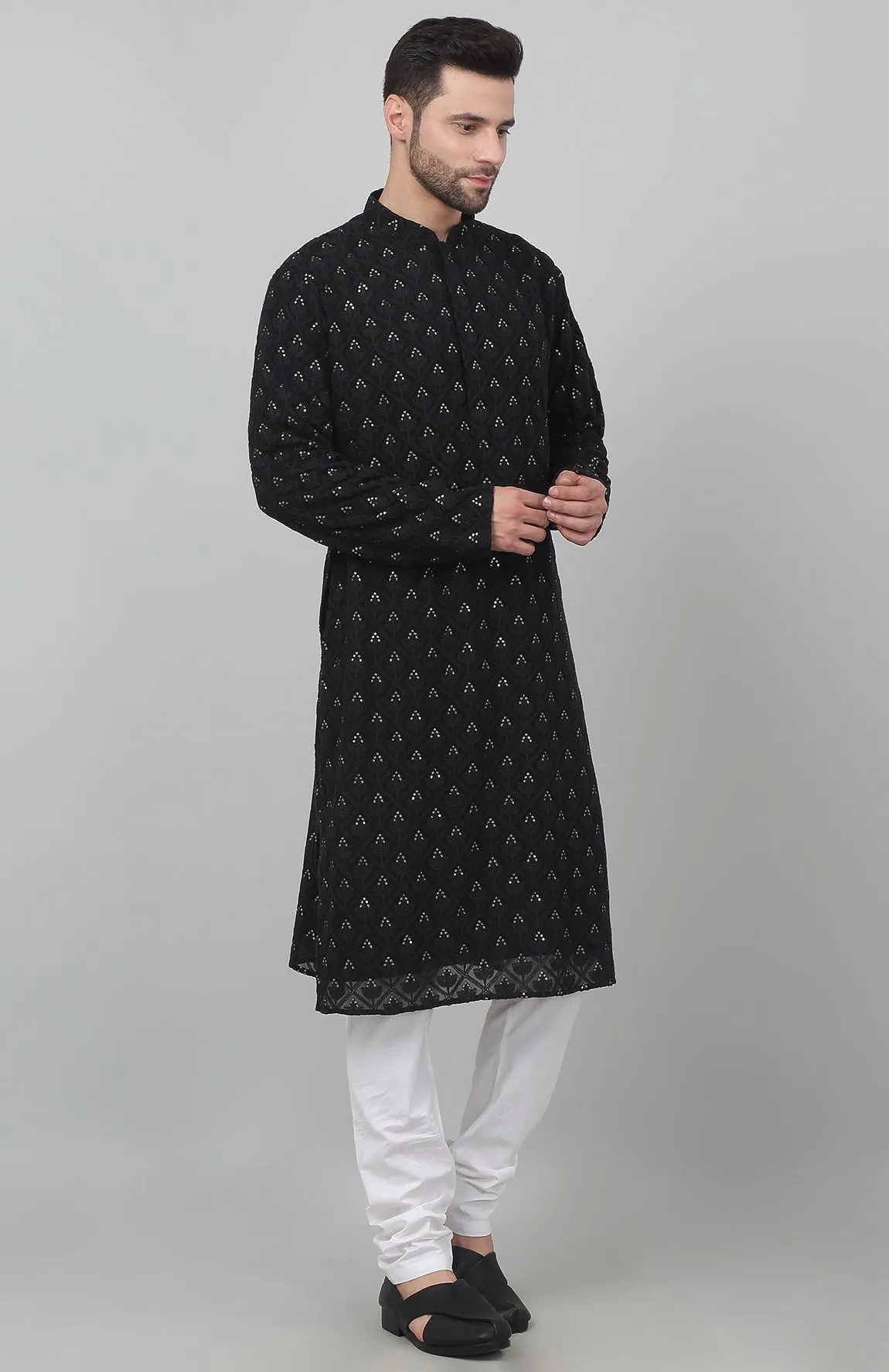 Black Jahaan Embroidered Kurta Set - Rent