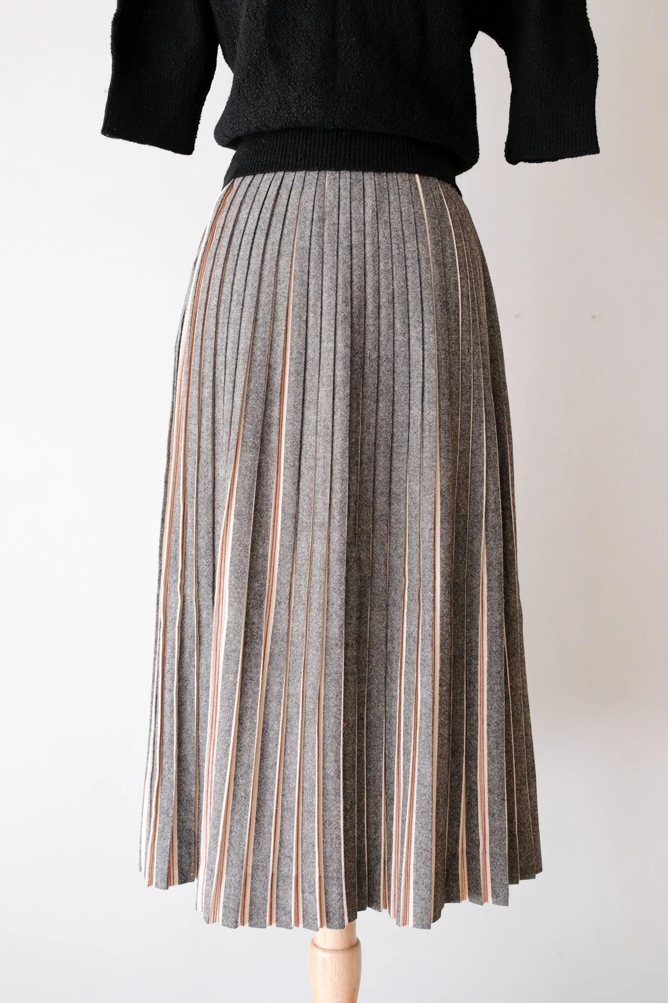 Charming 1950's Micro Pleated Brown & Ivory Plaid Wool Skirt by Jonathan Logan  / Sz S