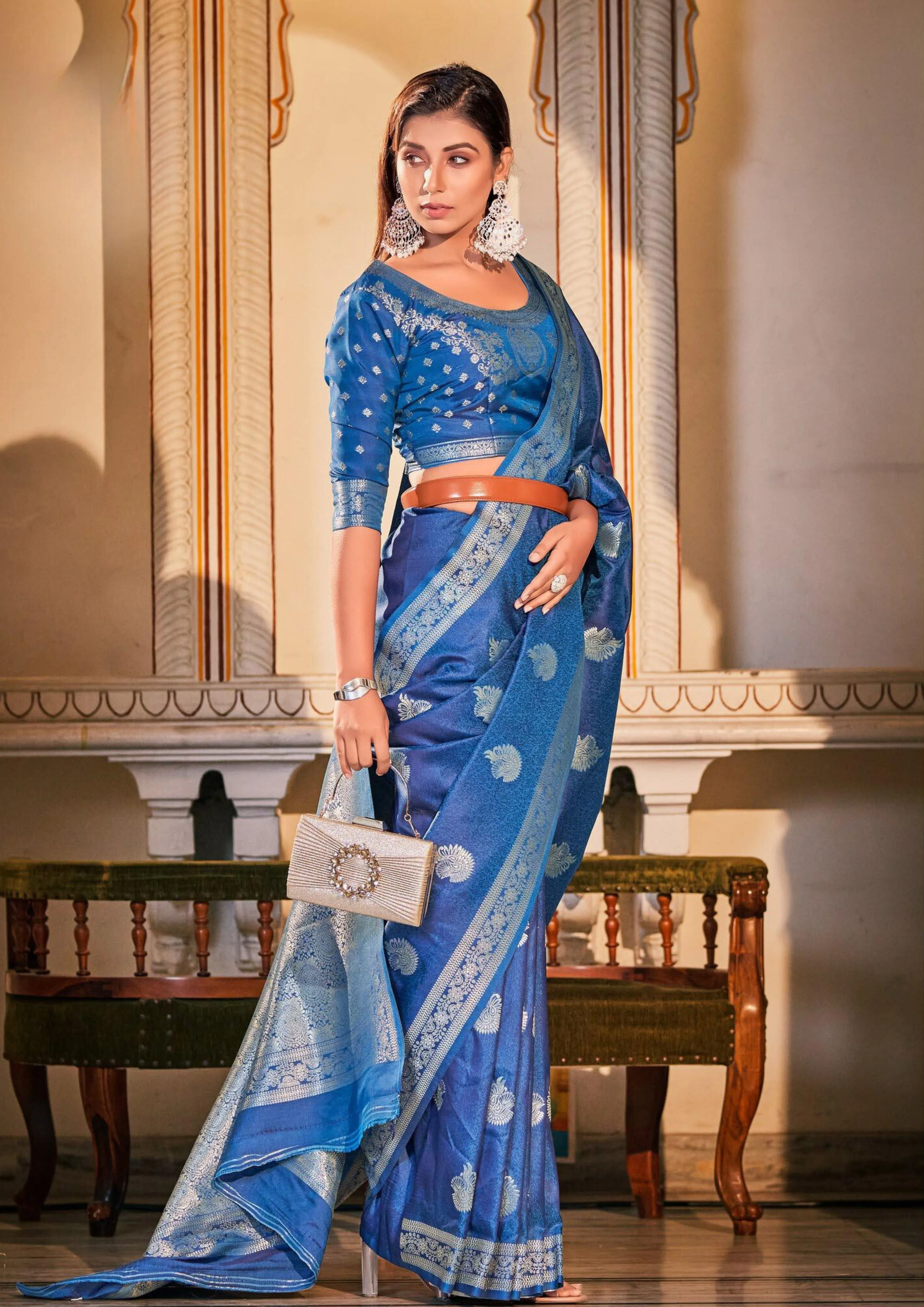 Gorgeous Women's Banarasi Jacquard & Dual Tone Art Silk Saree with Unstitched Blouse Piece