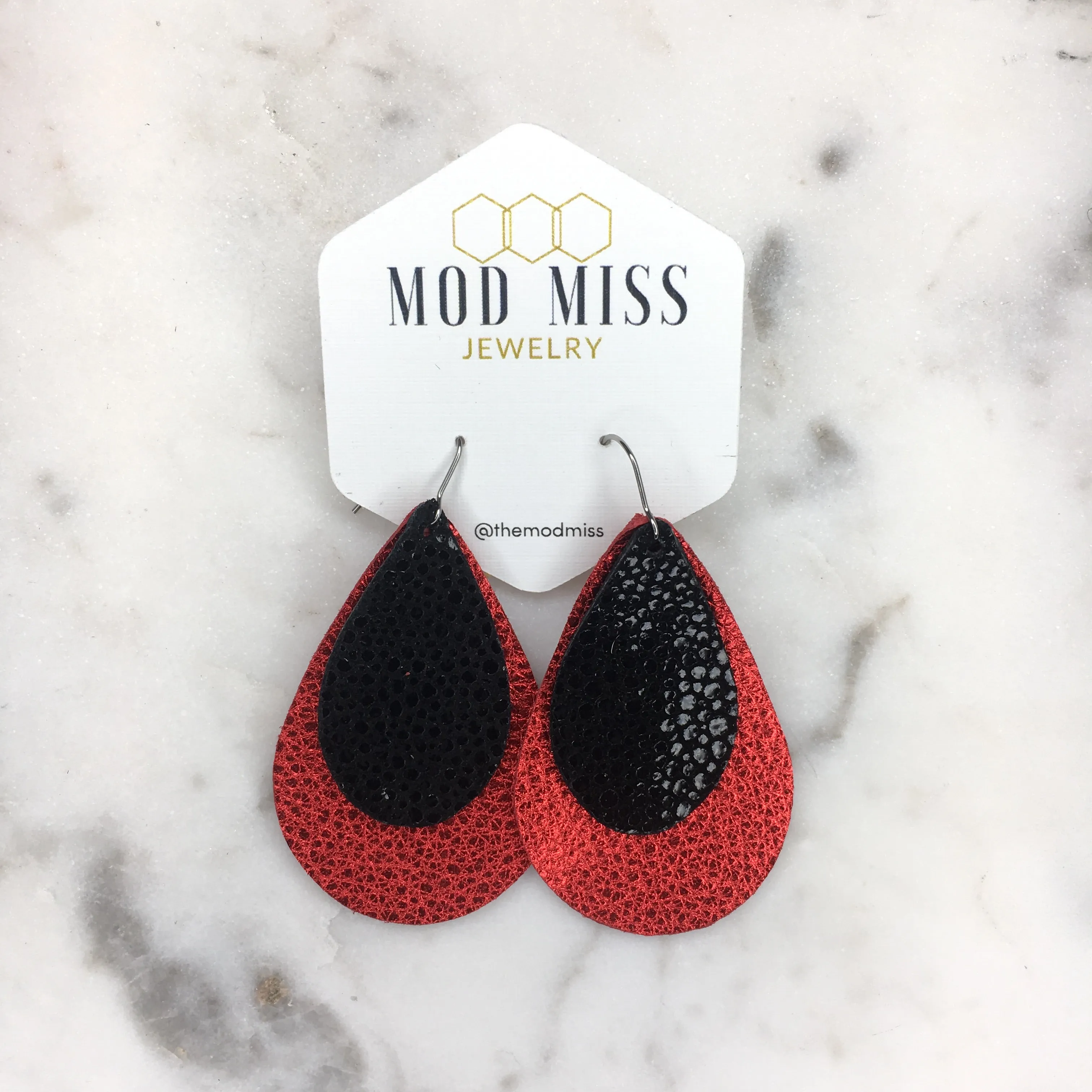 Leather Stacked Teardrop Earring Metallic Red   Stingray Black