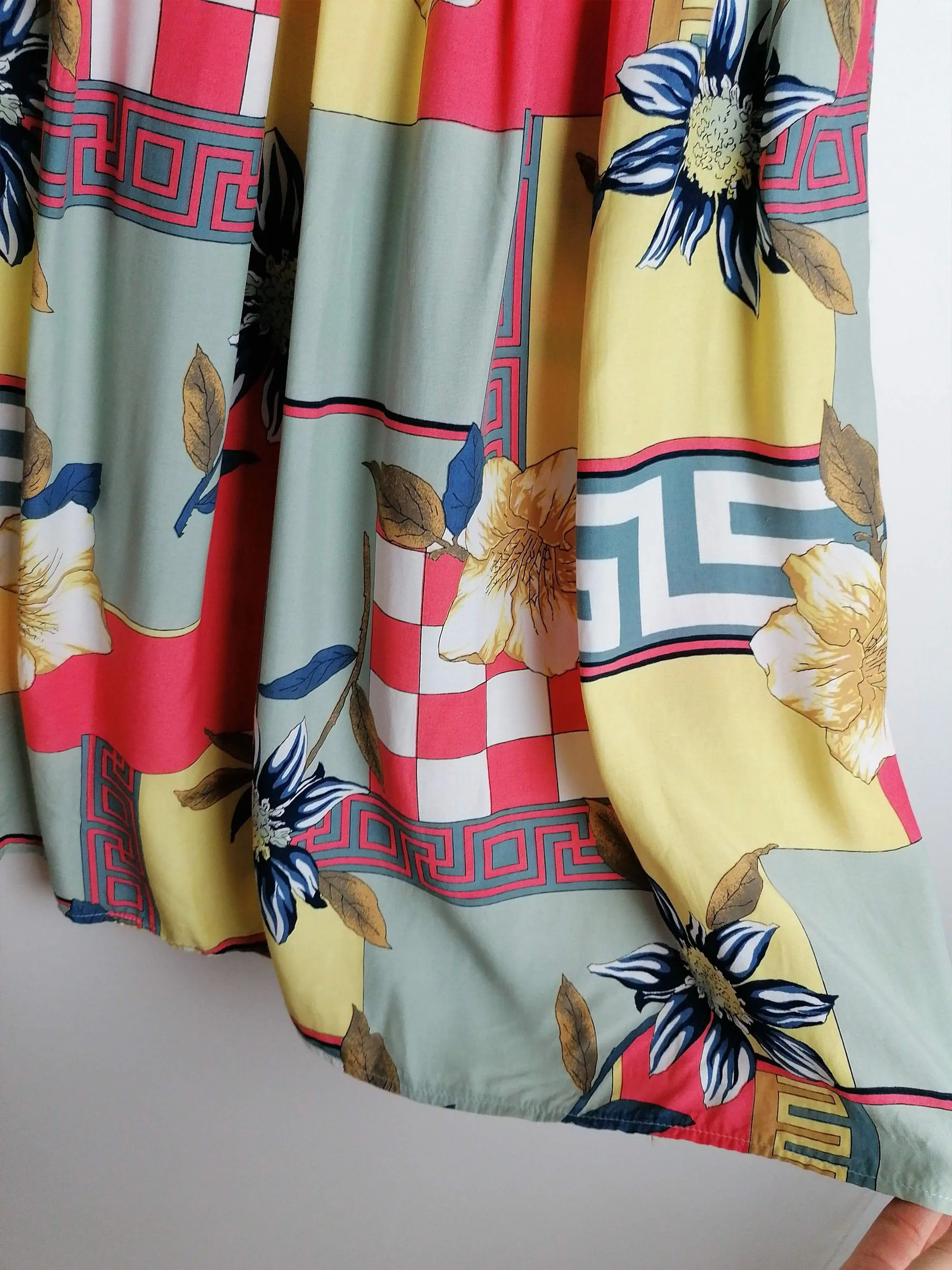 Retro Skirt Scarf Print - size M